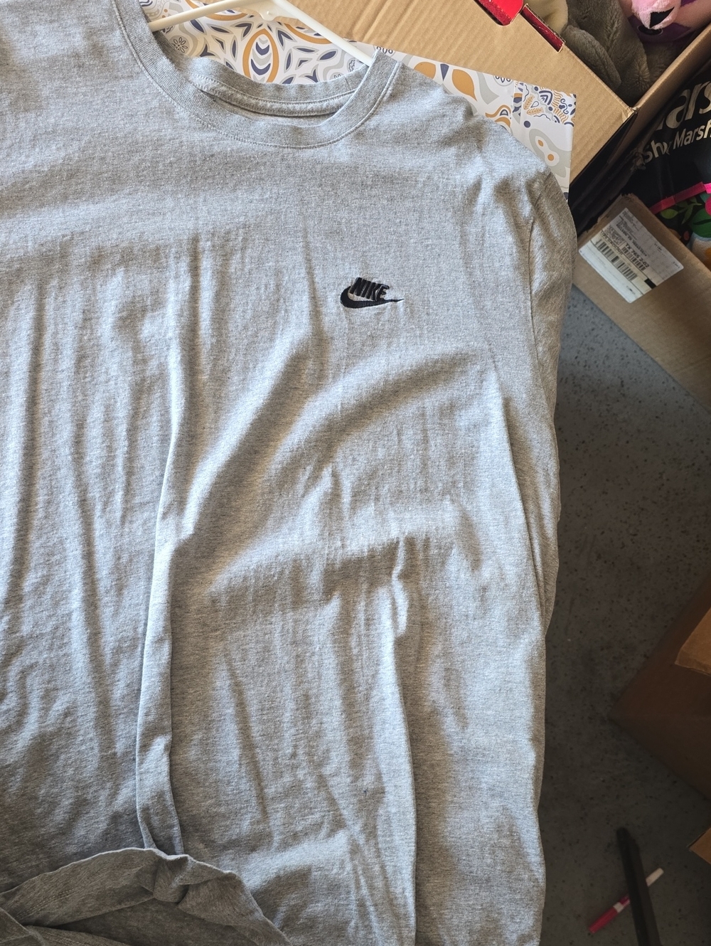 Nike Men’s Light Gray Long Sleeve Crew with Black Swoosh